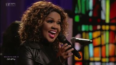 CeCe Winans - Alabaster Box (Official Music Video) [Live] 